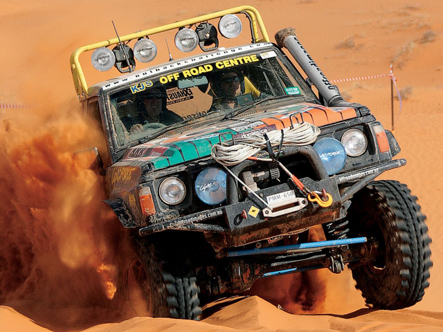 0802or_04_zaustralia_off_road_2007_warn_arb_outback_challengemobbin_dirt_115.jpg