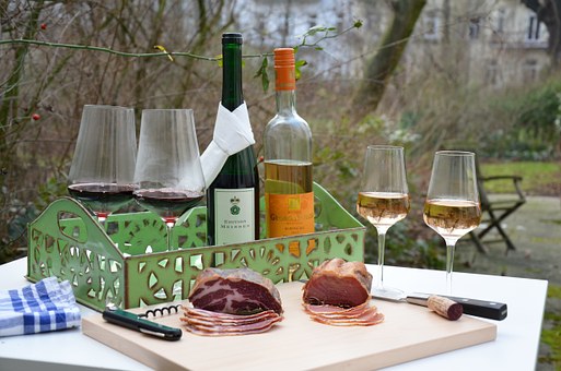 5a68c6aad60ca_wine-983597__340(1).jpg.2f88550f648ec4367107182ddca66c2b.jpg