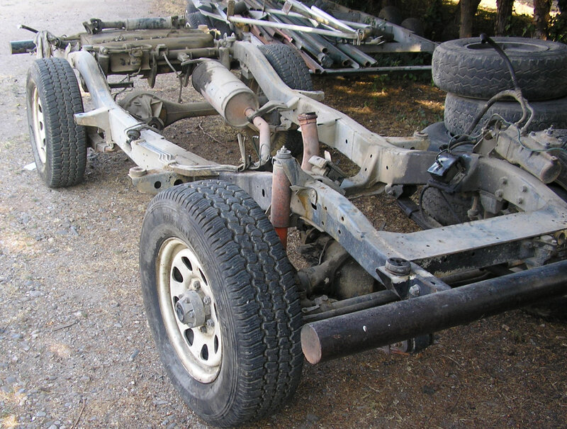 Châssis H233B décentré et C200 Baroud Troll34.jpg