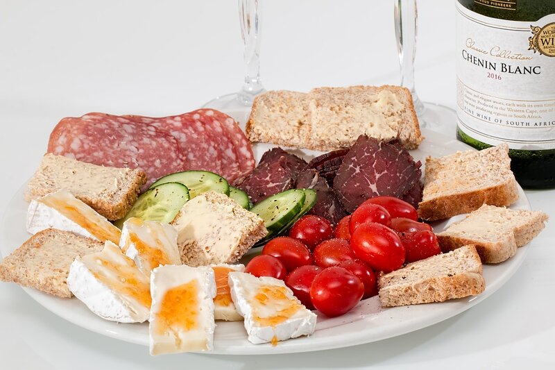 food-platter-2175326_960_720.thumb.jpg.54b7939dc6b2fc6e7c47a381351744ee.jpg