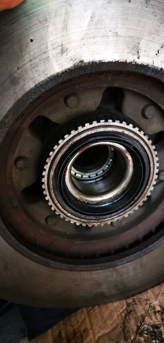 Problème de remontage des moyeux après changement des roulements de roue sur Y61