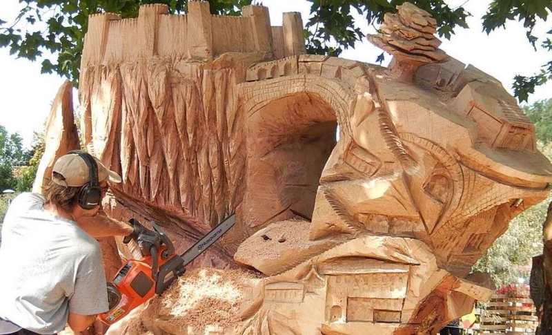symposium-sculpture.thumb.jpg.9702958a8545d3b314d6858a3ba5d7e6.jpg