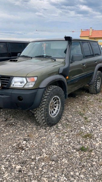 3727178181-nissan-patrol-gr-y61-longo.jpg