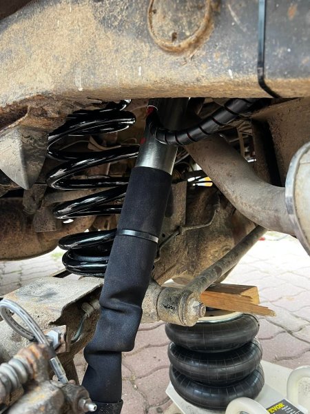 suspension ar1.jpg